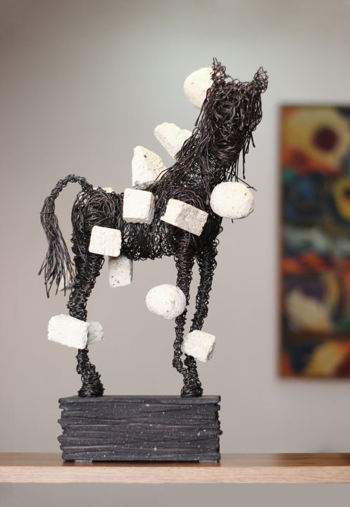 Horse with dots (47x27x15 4.7kg iron, tufa, perlite) 雕塑, 18.5x10.6 in