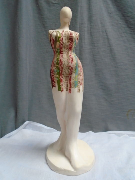 Grande femme debout intitulée "L'antique", 雕塑, 18.1x7.1 in
