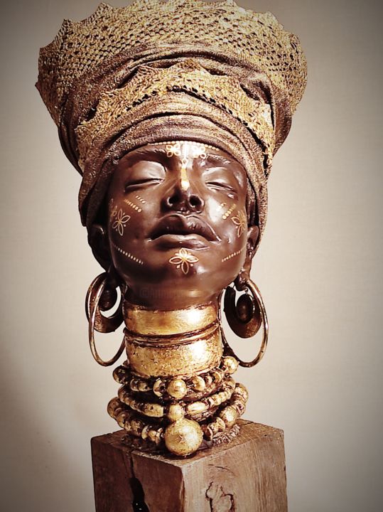 最新な Medusa The African Sculpture of Enchantment アフリカ 民族 アート写真