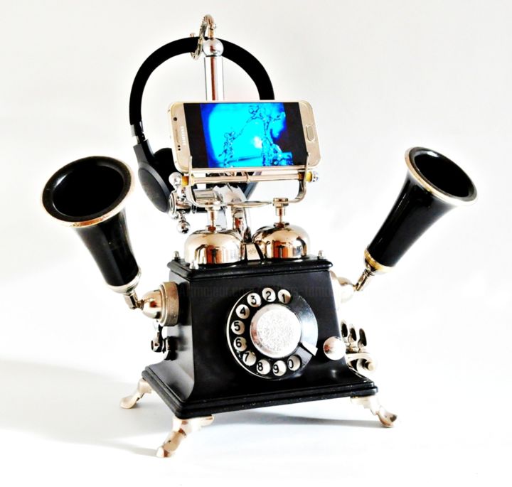 Vintage music phone 雕塑, 15.8x15.8 in