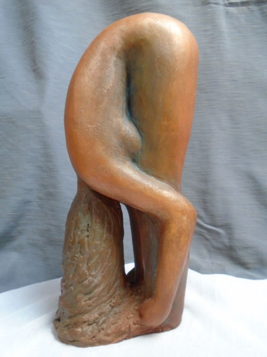 Le monde à l'envers, Terre cuite patinée, pièce unique 雕塑, 13x5.9 in