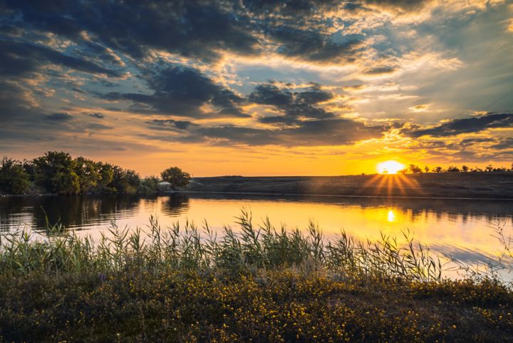 Fotografie getiteld "Закат над озером" door Evgeniy Cherkun, Origineel Kunstwerk, Digitale fotografie