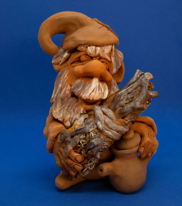 Forester with firewood and a teapot 雕塑, 5.3x3.9 in