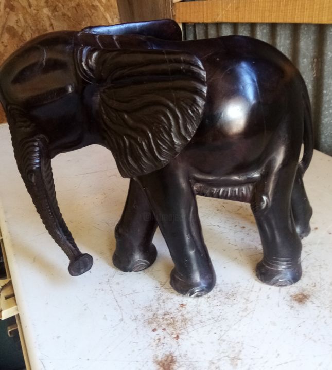 Ebony Elephant smooth 雕塑