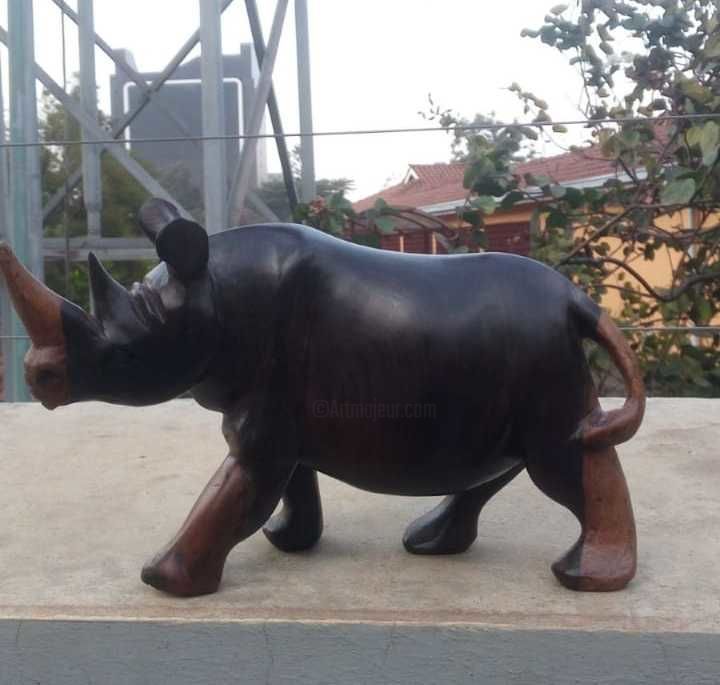 Rosewood Rhino small 雕塑, 6x3 in