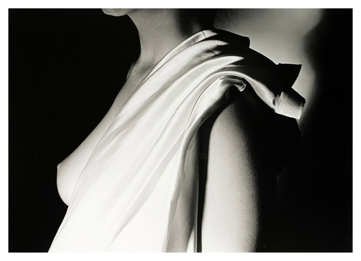 Photographie intitulée "Le Drapé" par D-A Woisard, Œuvre d'art originale, Photographie argentique Monté sur Carton