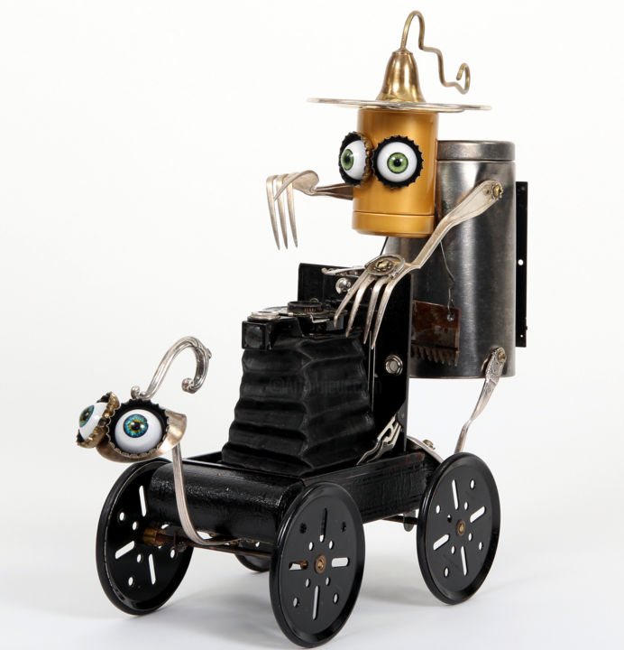 the bot on movement 雕塑, 13.4x17.7 in
