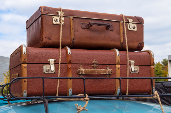 Car and luggage 摄影