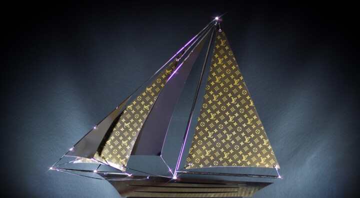 Boat Louis Vuitton 3.0 雕塑, 14.2x16.9 in