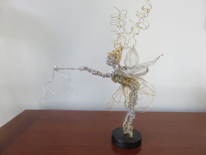 Danseuse fée Lyna, jeteuse de sort d'amour 雕塑, 13.8x5.5 in