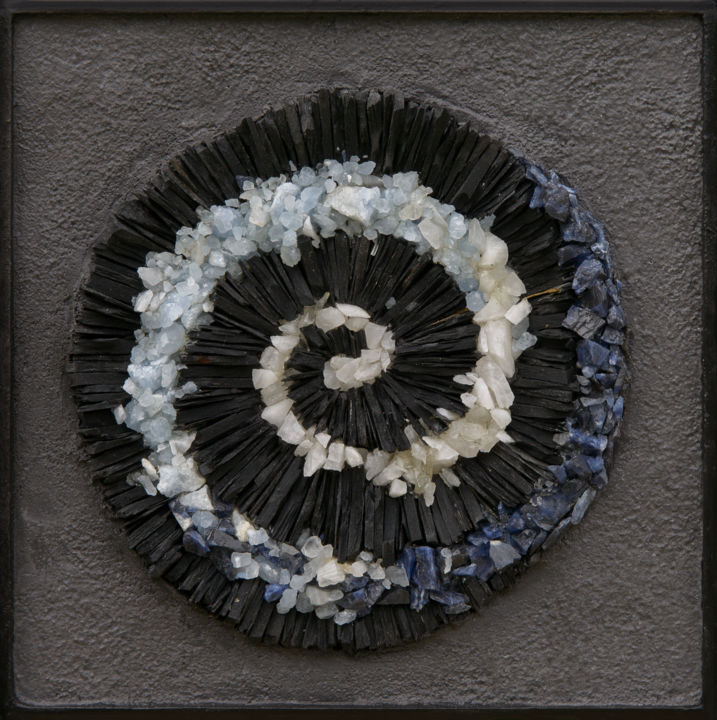 Révolution 雕塑, 7.5x7.5 in