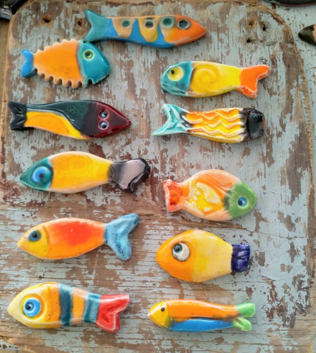 Poissons en céramique , émaux nuances jaunes 雕塑, 11.8x10 in