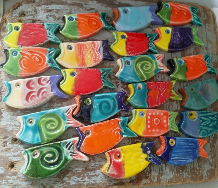 Banc de poissons multicolores 雕塑