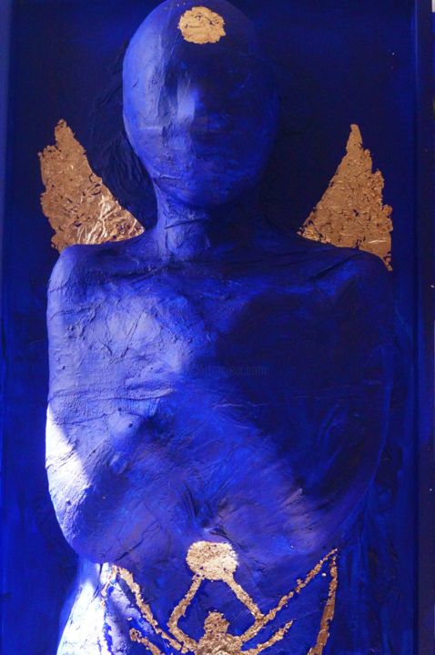 Sculptuur getiteld "Sarcofemme - Alice" door Marine Tessier, Origineel Kunstwerk, Gips