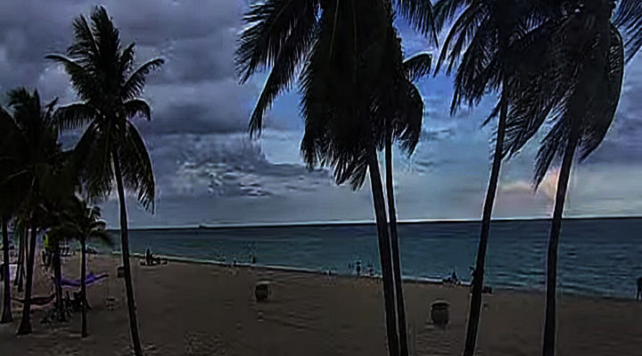 Digital Arts titled "Postcard 4 (beach a…" by Nara Sousa, Original Artwork, Photo Montage