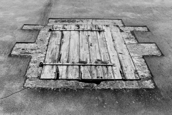 Photography titled "WINDOWS 003 - Volet…" by Naep, Original Artwork, Digital Photography