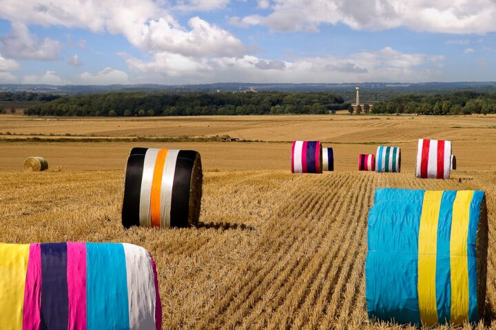 Val d'Oise Gadancourt ; Ballots de paille Vikings 2011 雕塑, 63x63 in