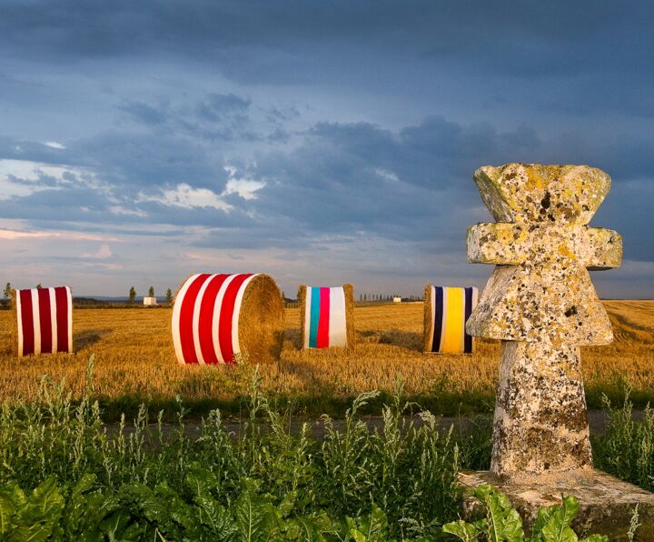 PNR Vexin-Français Land art Ballots de pailles 2011 雕塑, 629.9x629.9 in