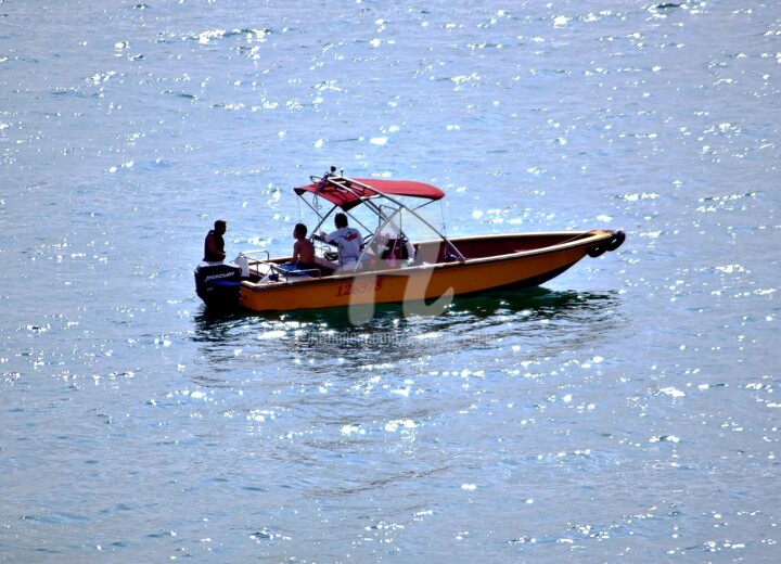 HK58-Lonely Fishing Boat 摄影