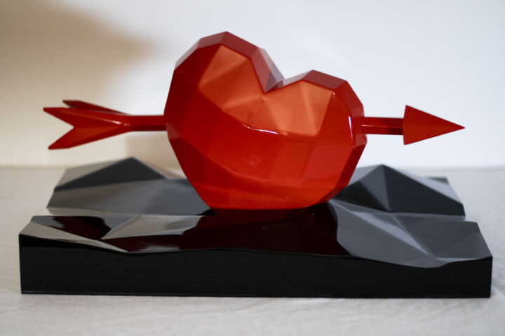 Red Love 雕塑, 9.5x16.1 in