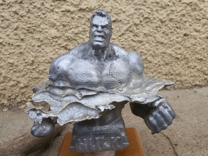 CARACTÈRE EXPLOSIF HULK 雕塑, 9.8x7.9 in