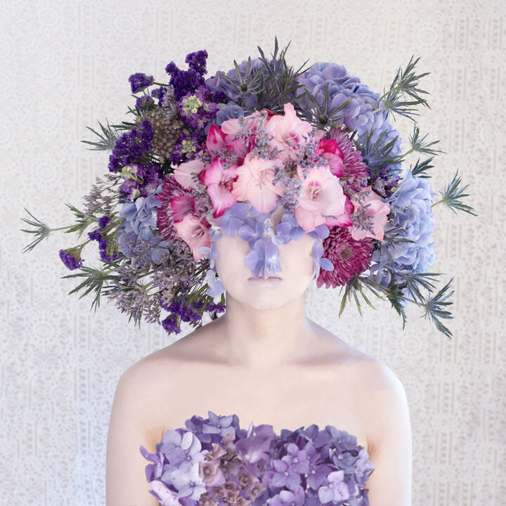 Scent of Violet 12112021 摄影, 20x20 in