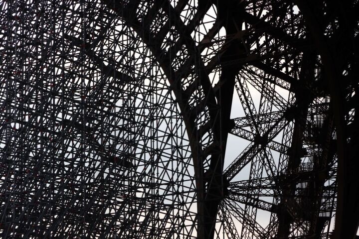 Photographie intitulée "EIFFEL Tower 6/6" par Jacques Jégo, Œuvre d'art originale, Photographie non manipulée
