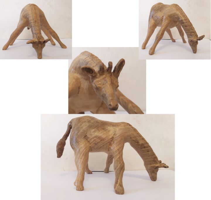 Maman Girafe buvant 雕塑, 5.5x6.7 in
