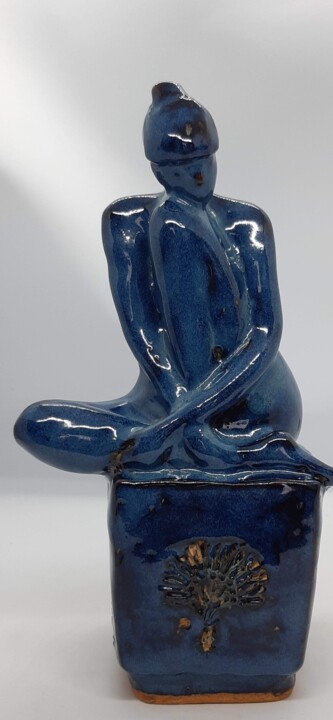 Sculpture intitulée "Lilly bleue bras cr…" par Marie Pascale Martins, Œuvre d'art originale, Céramique