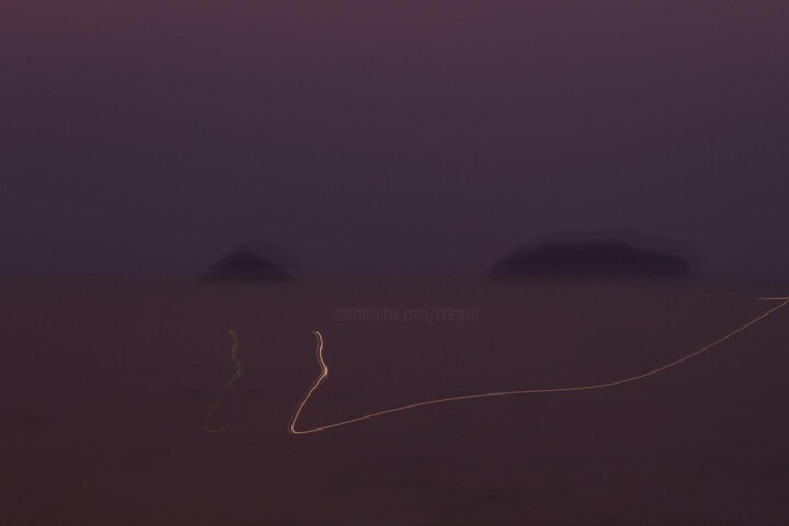 Photographie intitulée "Soleil 0x381EC7 #1/3" par Éric Petr, Œuvre d'art originale, Photographie non manipulée