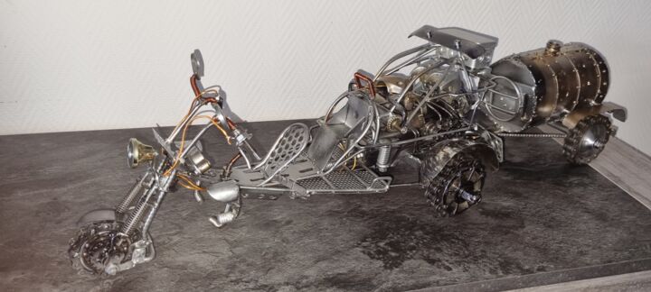 Sculpture Trike avec remorque 雕塑