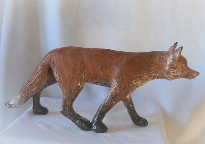 Skulptur mit dem Titel "RENARD EN CHASSE" von Isabelle Zwang, Original-Kunstwerk, Terra cotta