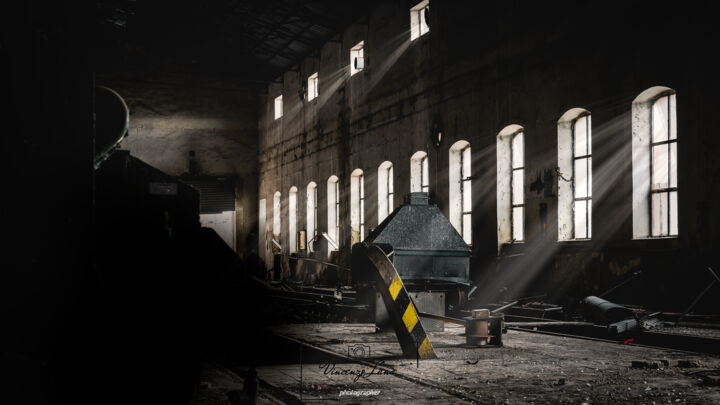 Fotografie getiteld "windows in light" door Vincenzo Lana, Origineel Kunstwerk, Digitale fotografie Gemonteerd op Houten pan…