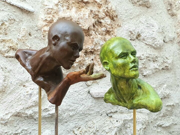 Sculpture intitulée "Le message" par Eva Czaplicki, Œuvre d'art originale, Coulage