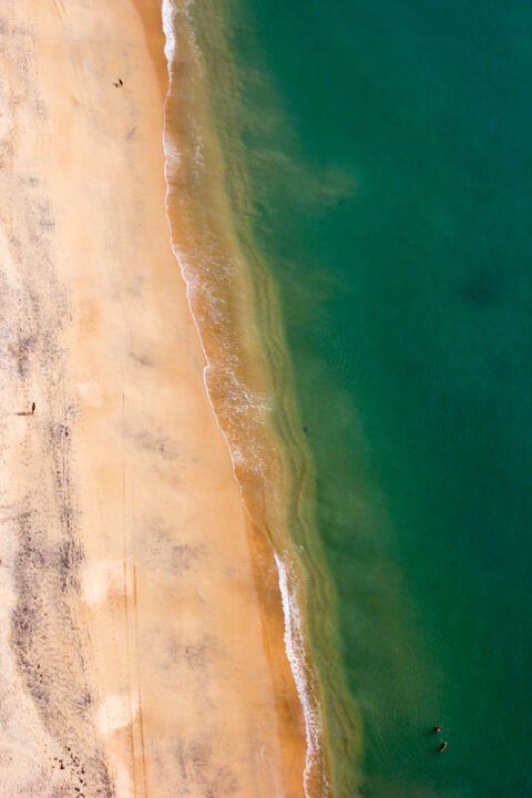 Photography titled "De l'eau de là-haut" by Magali Asselin, Original Artwork, Digital Photography Mounted on Plexiglass