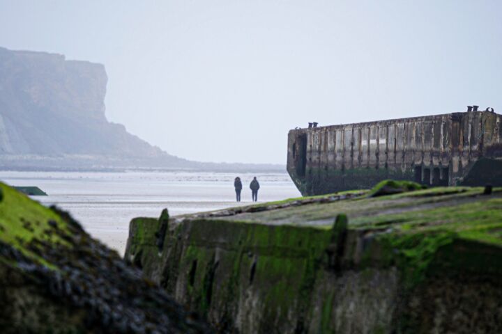 Le port artificiel sous la brume 摄影