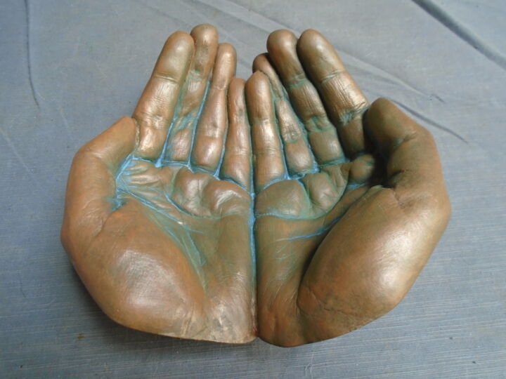 Les mains jointes femme , terre cuite patinée 雕塑, 2.4x6.3 in