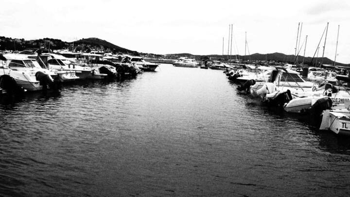 Photographie intitulée "LES BARQUES ANCIENN…" par Musclor, Œuvre d'art originale, Photographie numérique