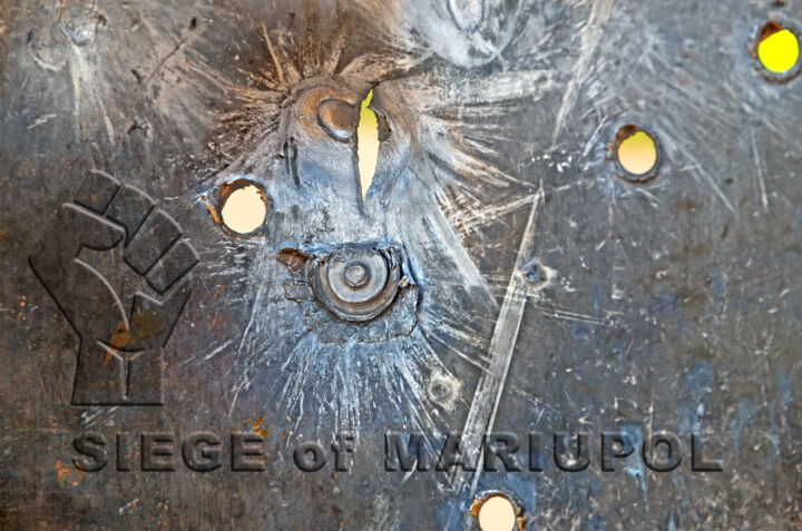 Bullet holes on armored steel. Blockade of Mariupol 数字艺术