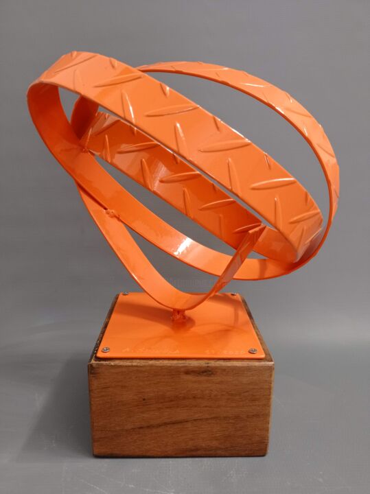 Fita Laranja com base de madeira reciclada 雕塑, 13.8x11 in