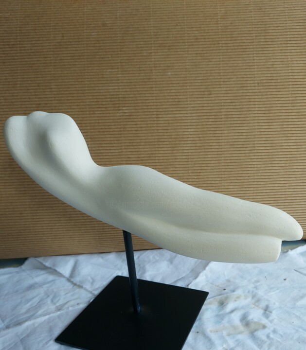 Nue 雕塑, 7.9x9.8 in