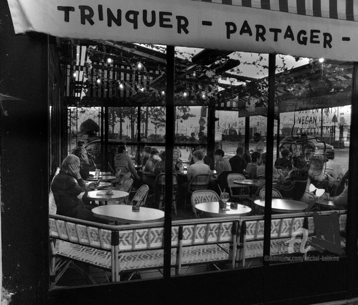 Photographie intitulée "Débit de boisson" par Michel Babkine, Œuvre d'art originale, Photographie numérique