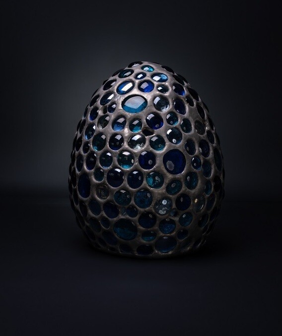 Œuf billes de verre Camaïeu de Bleu 雕塑, 8.3x6.3 in