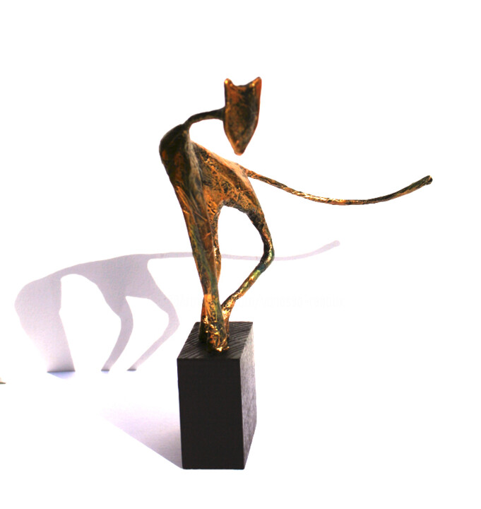 Golden cat, sculpture de chat doré 雕塑, 9.8x7.9 in