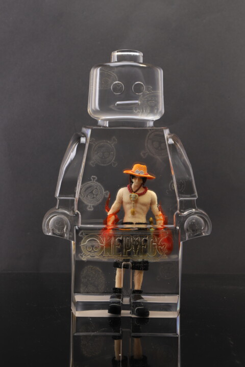 Roboclusion One Piece 雕塑, 9.8x6.3 in