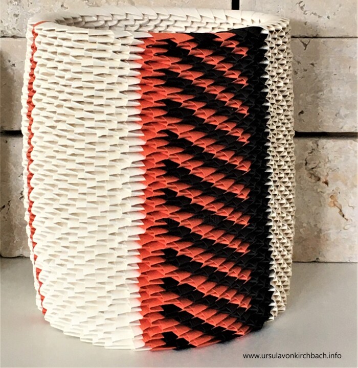 "Papierobjekt in Cre…" başlıklı Heykel Ursula Von Kirchbach tarafından, Orijinal sanat, Kâğıt