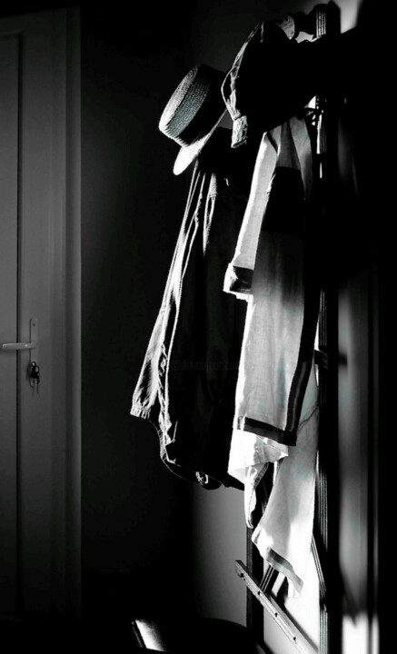 Photographie intitulée "Hanging About." par Dave English, Œuvre d'art originale, Photographie numérique