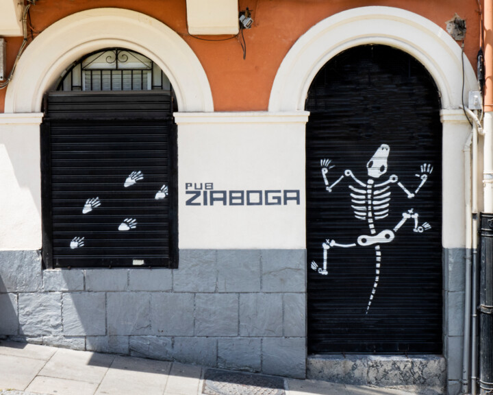 Photography titled "Pub Ziaboga" by Jeff Griffiths, Original Artwork, Digital Photography