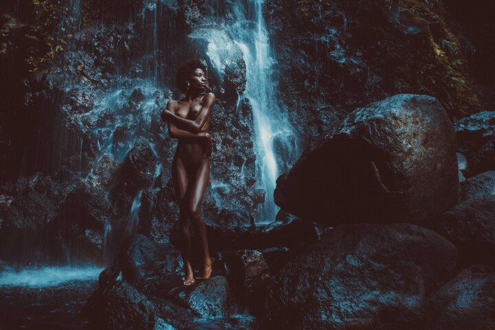 Waterfall Nude 摄影