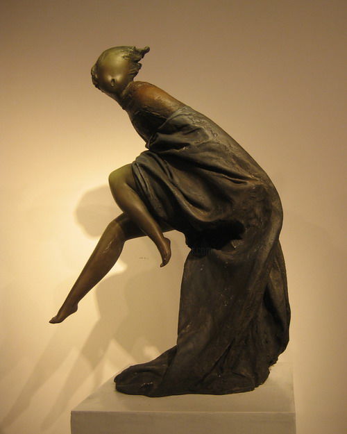 Sculptuur getiteld "《月亮之上》铸铜" door Xue Jun Yang, Origineel Kunstwerk
